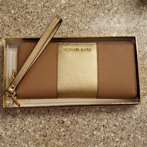 NWT Michael Kors wallet